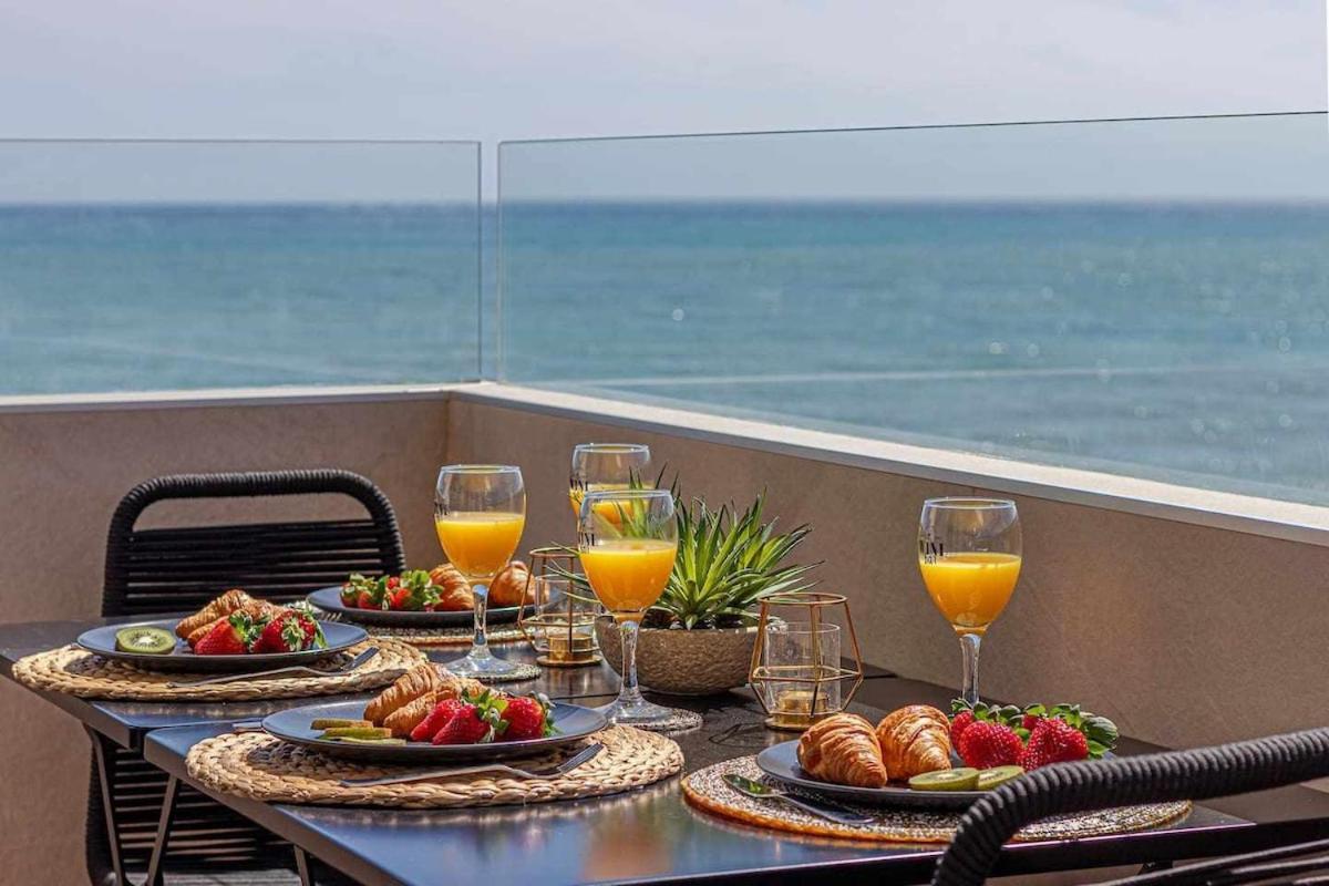 797 Holiday Rentals - Benalbeach- Moderno Piso Para 5 Con Vistas Al Mar Benalmádena Esterno foto