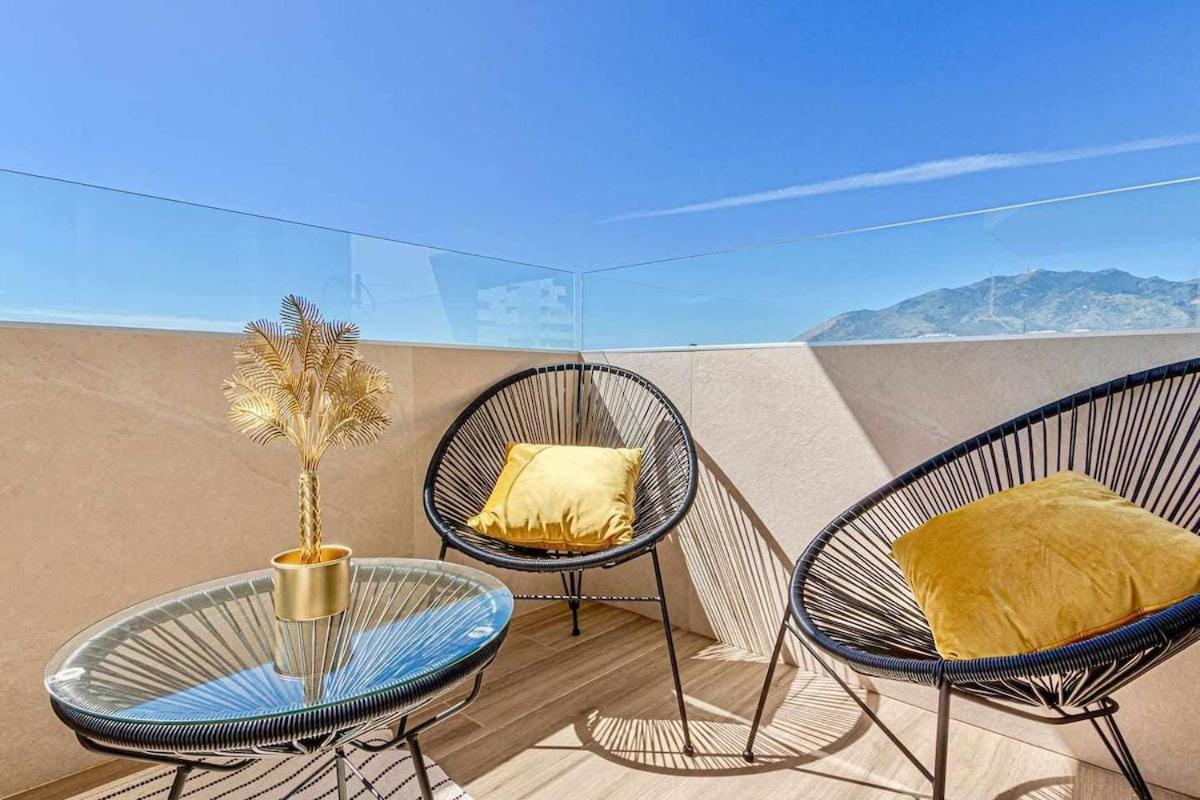 797 Holiday Rentals - Benalbeach- Moderno Piso Para 5 Con Vistas Al Mar Benalmádena Esterno foto